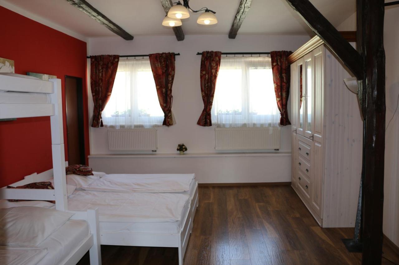 Hotel Penzion 4 Dvory Ceske Budejovice Esterno foto